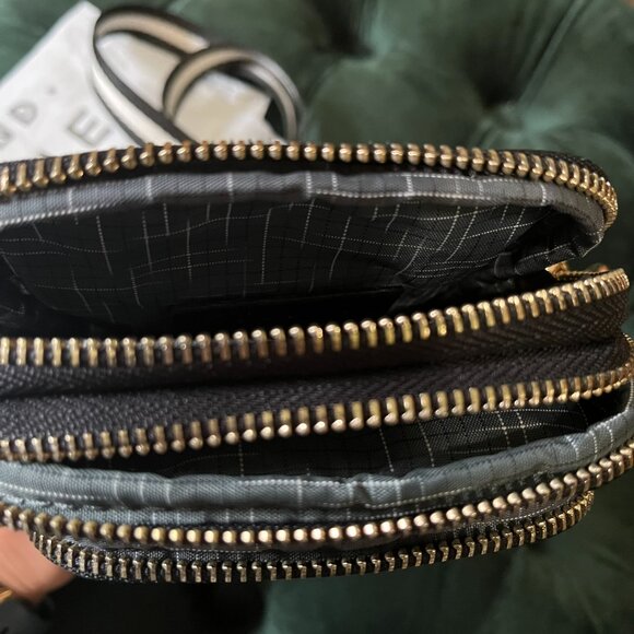 Sol and Selene Divide & Conquer Quilted Crossbody - Picture 5 of 6